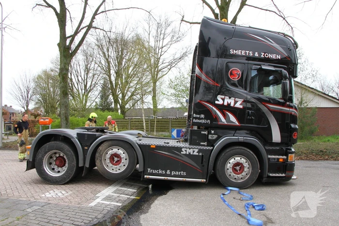 Vrachtwagen verliest dieseltank