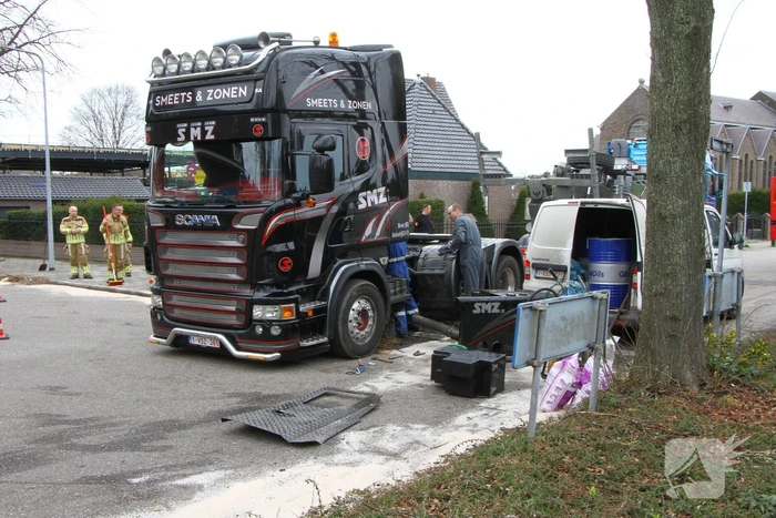 Vrachtwagen verliest dieseltank