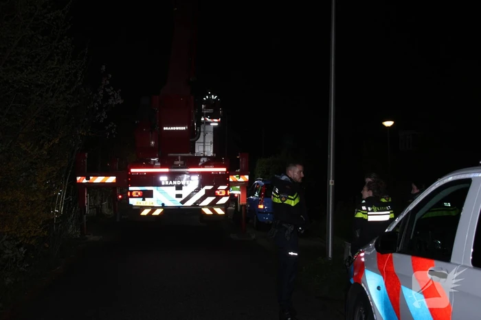 Brandweer blust schoorsteenbrand