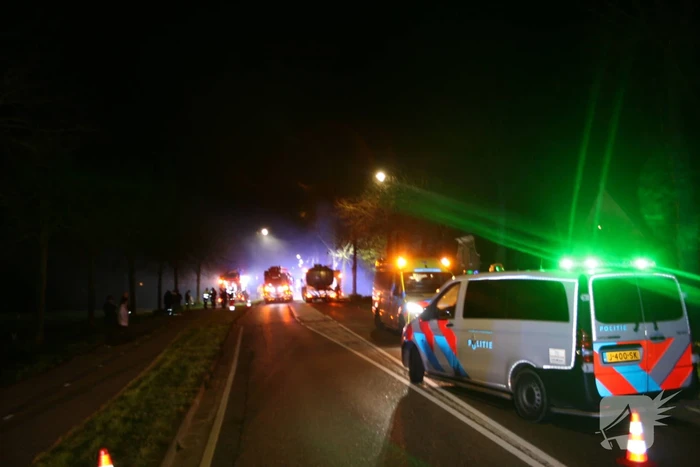 Grote uitslaande brand verwoest vrijstaande woning