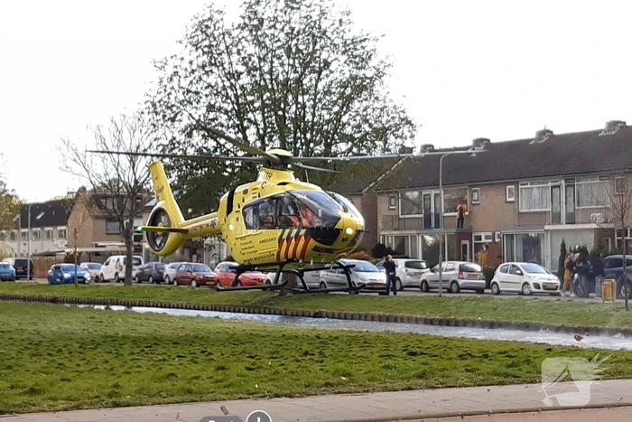 Scooterrijder raakt zwaargewond bij botsing tegen paal