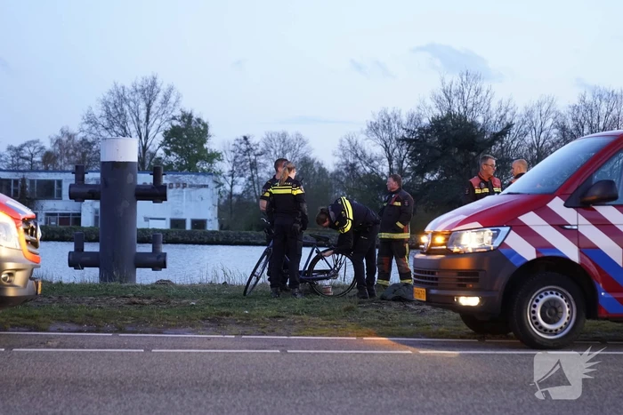 Fiets gevonden langs het water