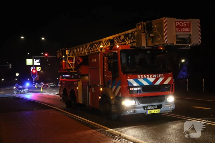 Bewoner start bluspoging bij brand