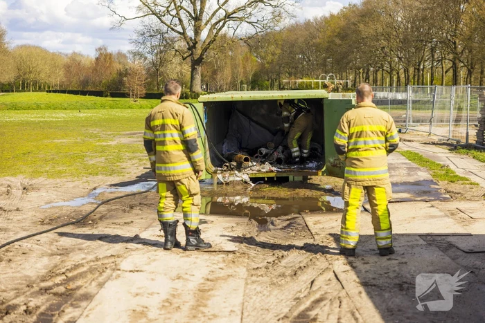 Brand in container vol asbest