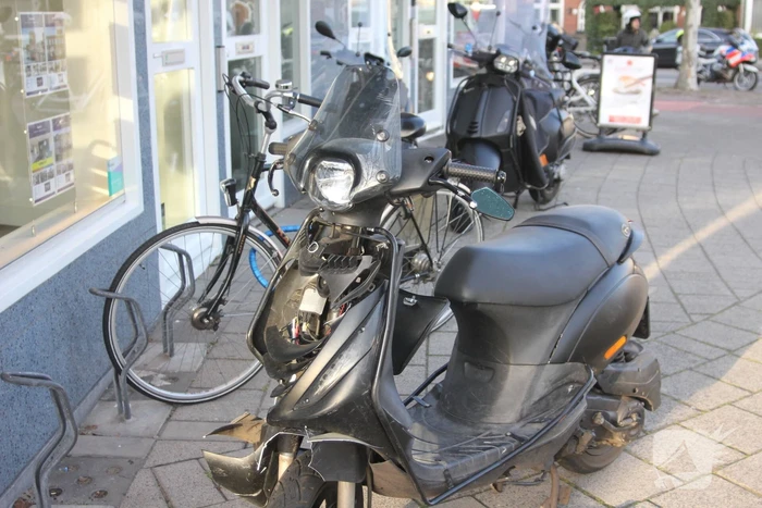 Scooterrijder gewond bij botsing met auto