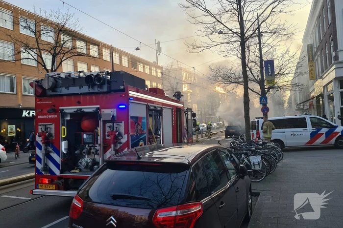 Auto brandt volledig uit