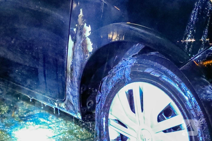 Politie doet onderzoek naar autobrand