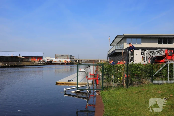 Roeibak Roeivereniging Hemus gezonken in de Eem
