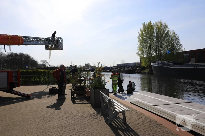 Roeibak Roeivereniging Hemus gezonken in de Eem