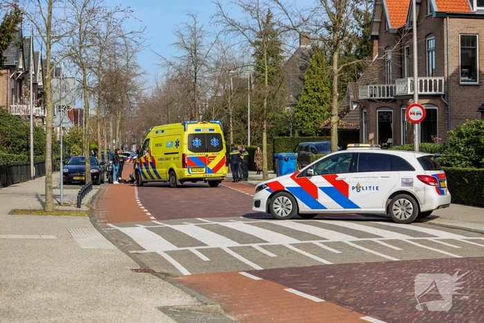 Scooter loopt flinke schade op bij verkeersongeval