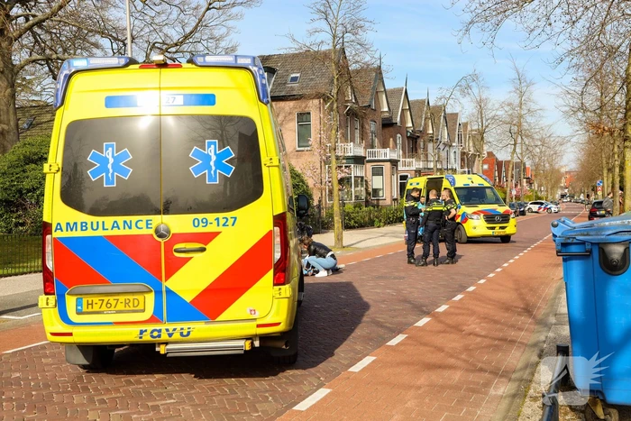 Scooter loopt flinke schade op bij verkeersongeval