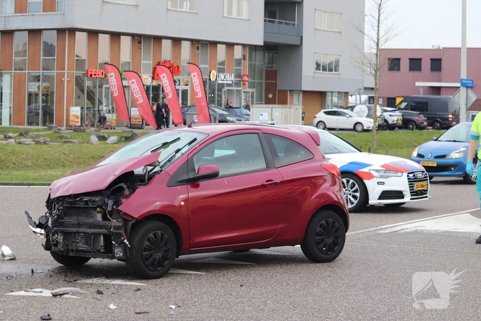 Veel schade na ongeval op kruising