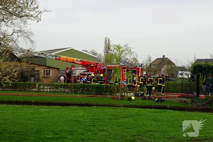 Grote uitslaande brand in boerderij