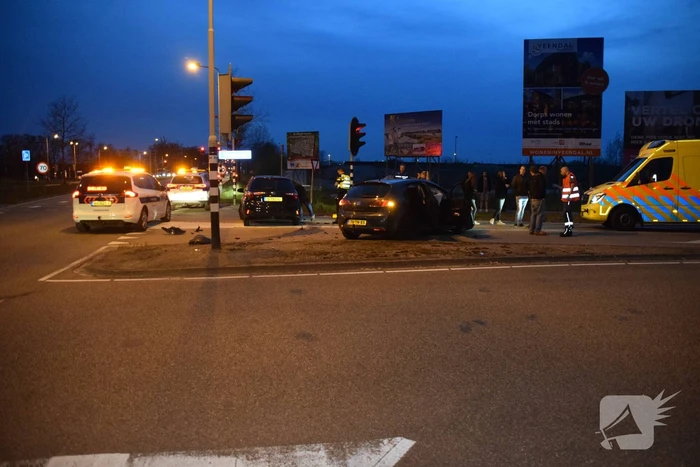 Veel schade na ongeval op kruising