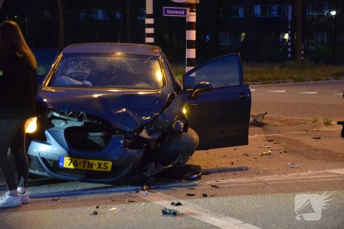 Veel schade na ongeval op kruising