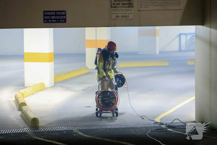 Parkeergarage vol rook na brand