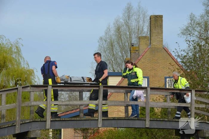 Ree door brandweer gered uit schiphuis