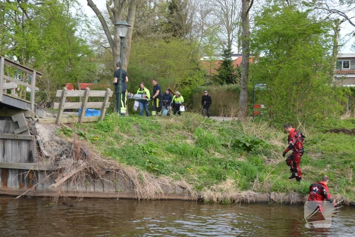 Ree door brandweer gered uit schiphuis