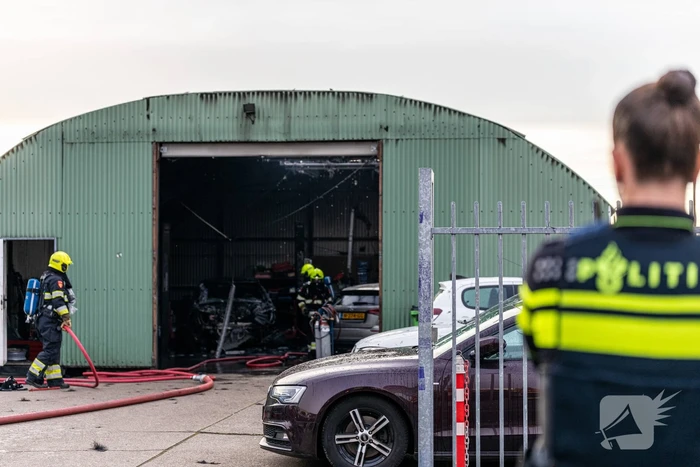 Grote brand in autosloperij