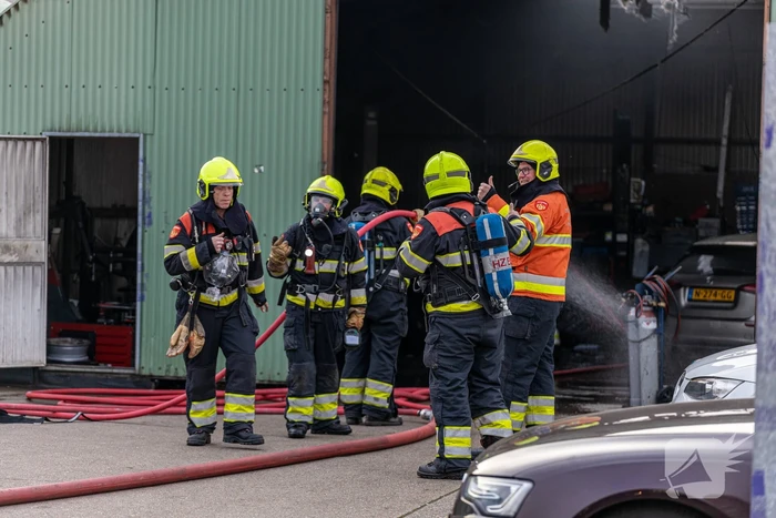Grote brand in autosloperij