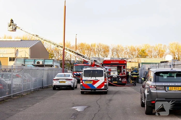 Grote brand in autosloperij