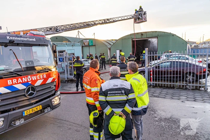 Grote brand in autosloperij