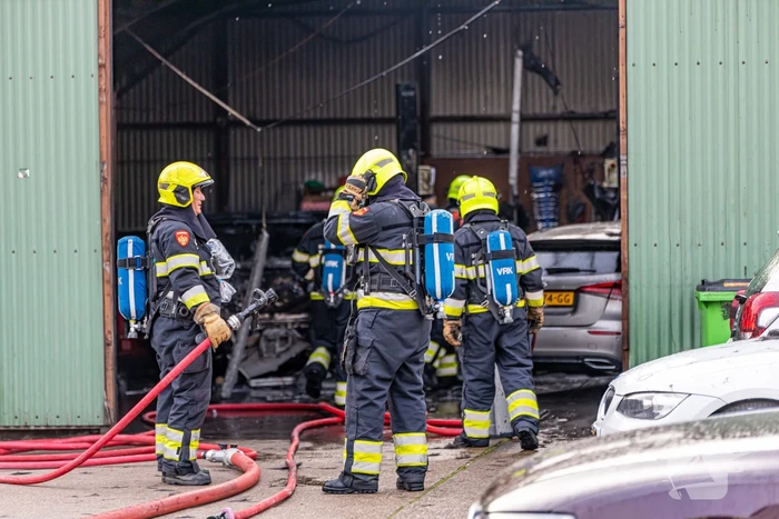 Grote brand in autosloperij