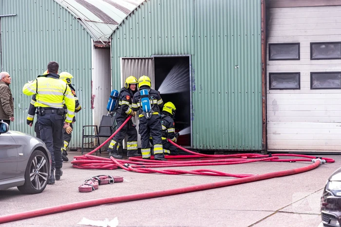 Grote brand in autosloperij