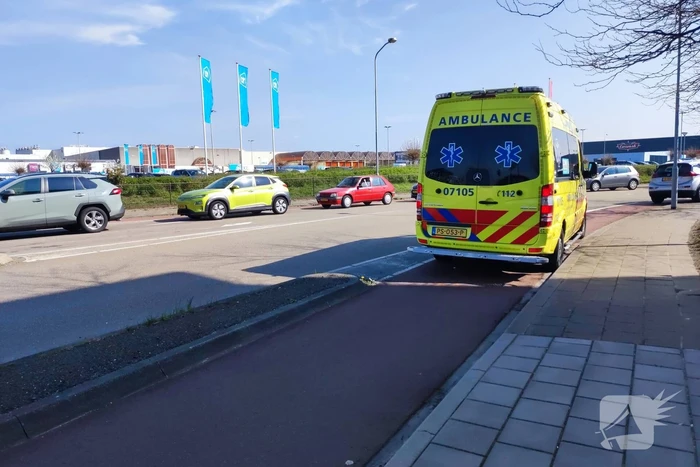 Fietser aangereden door auto