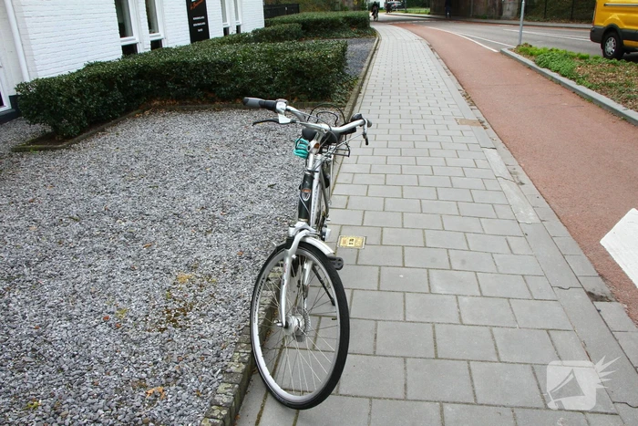Fietsster gewond bij aanrijding met auto