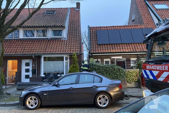 Brand in schuur achter woning