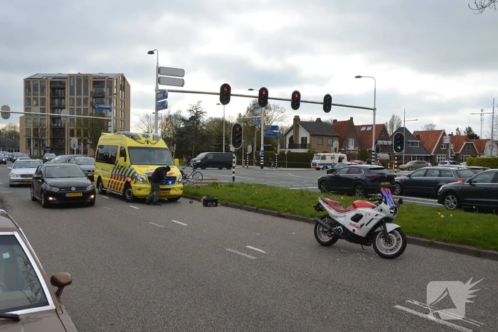Fietser gewond bij botsing met motor