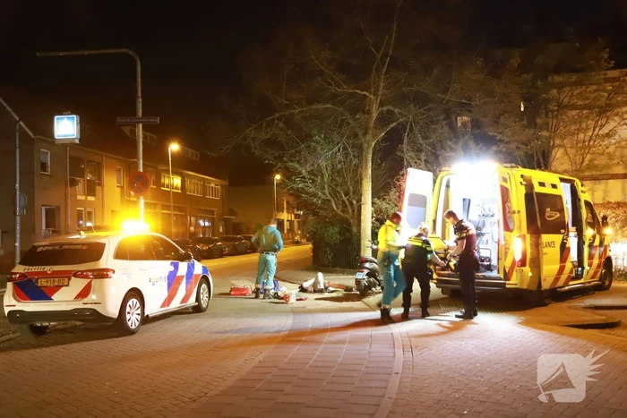 Scooterrijder komt hard ten val