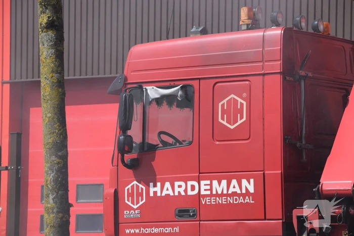 Hevige brand in grote afvalcontainer