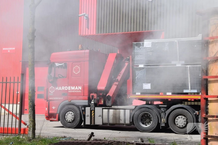 Hevige brand in grote afvalcontainer