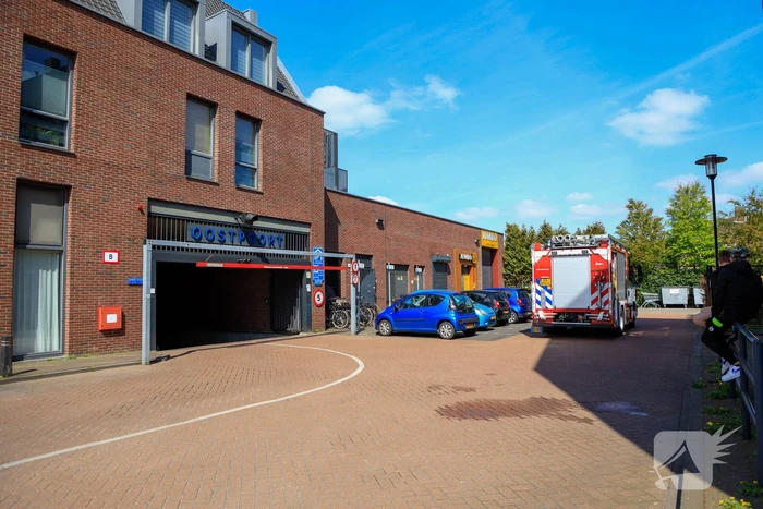 Kortsluiting in geparkeerde auto in parkeergarage