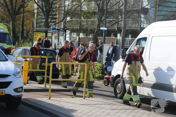 Persoon op scootmobiel gewond bij botsing met auto