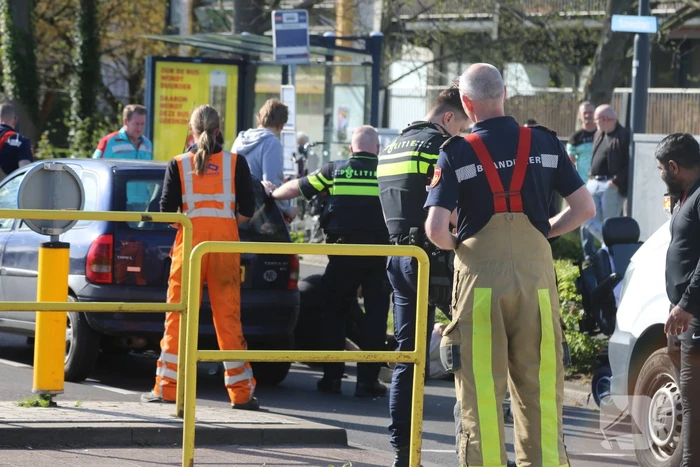 Persoon op scootmobiel gewond bij botsing met auto