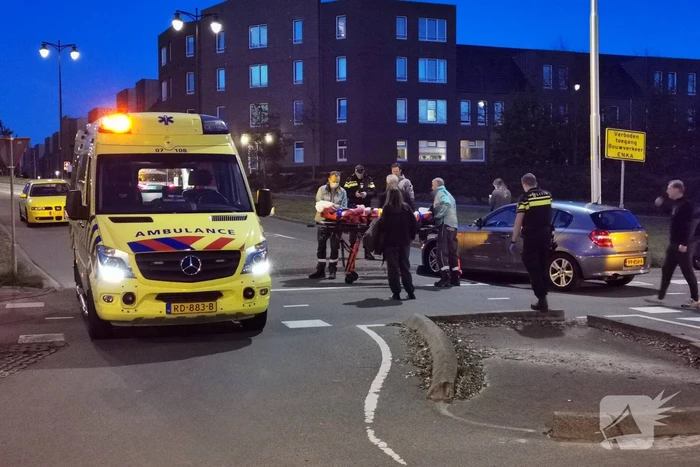 Brommerrijder gewond bij botsing met auto