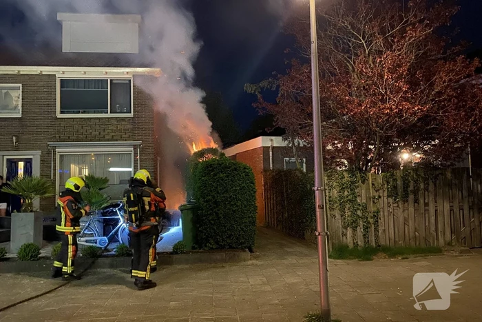 Heg gaat in vlammen op door sigaret