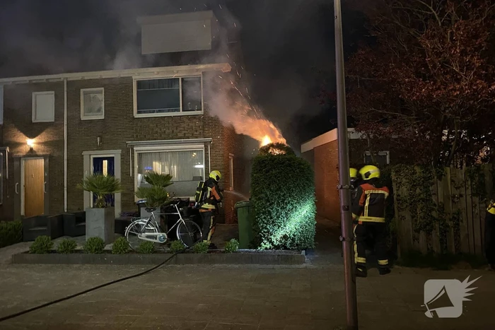 Heg gaat in vlammen op door sigaret