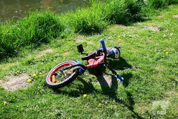 Traumahelikopter landt na gevonden kinderfiets