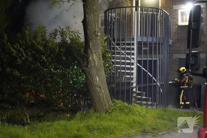 Straatafval vat vlam