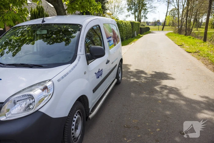 Waterleiding geraakt tijdens plaatsen van groentekas