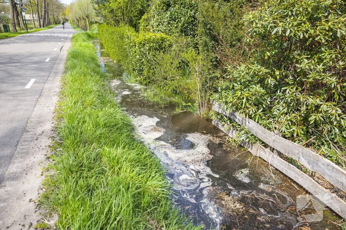 Waterleiding geraakt tijdens plaatsen van groentekas