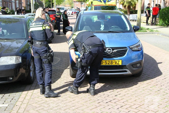 Jonge voetganger gewond door botsing met personenauto
