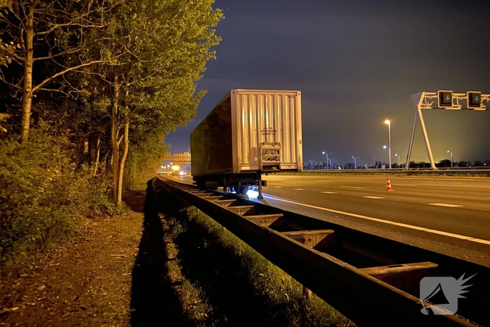 Aanhanger vat vlam op de A12