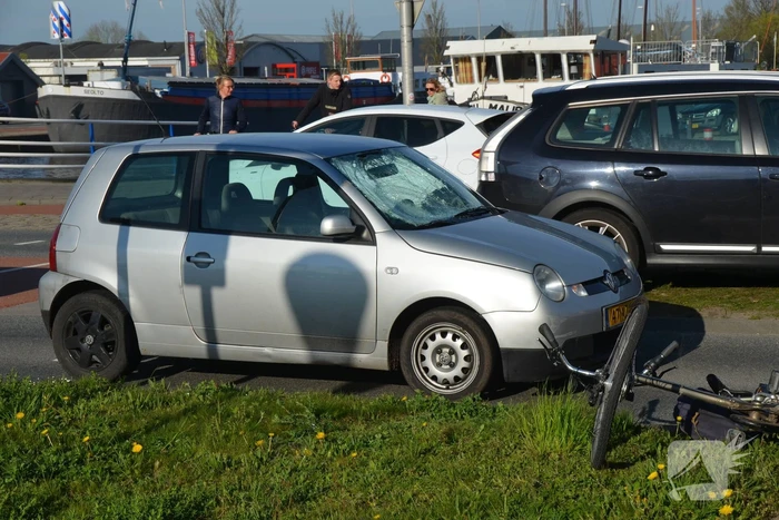 Automobilist schept E-biker op Hermesbrug