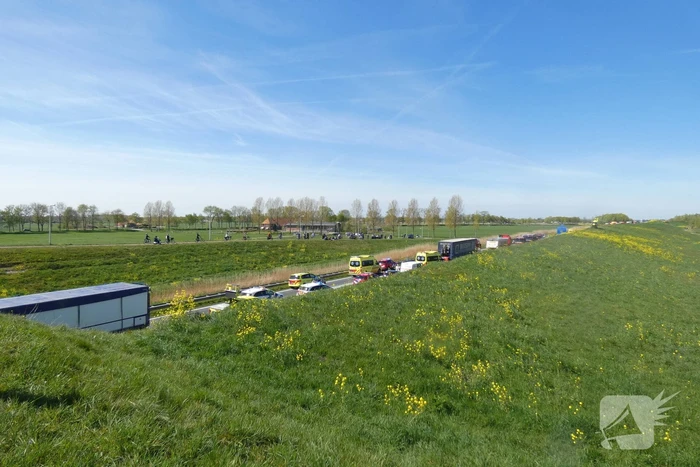 Dode bij aanrijding auto en vrachtwagen
