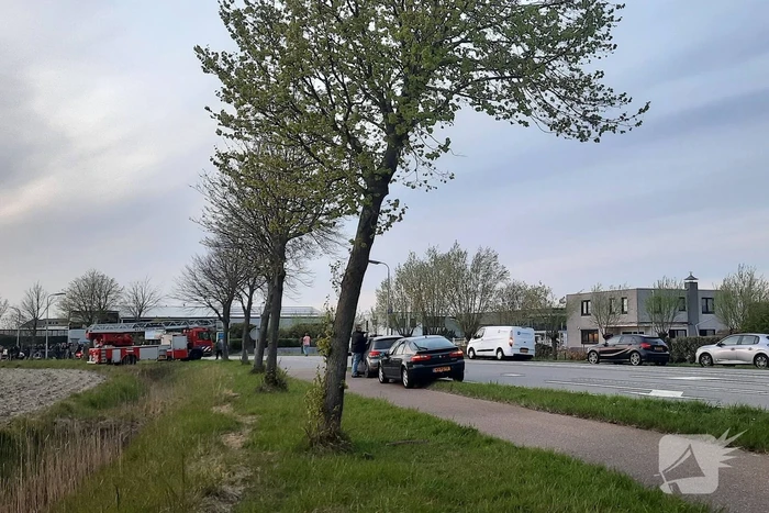 Uitslaande brand in loods bouwbedrijf